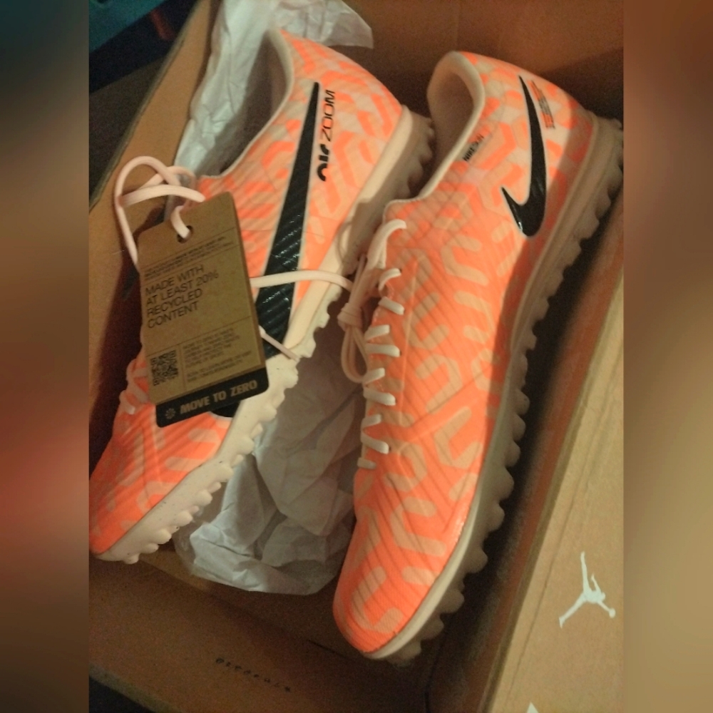 Soccer turf shoes W12.5/M11
